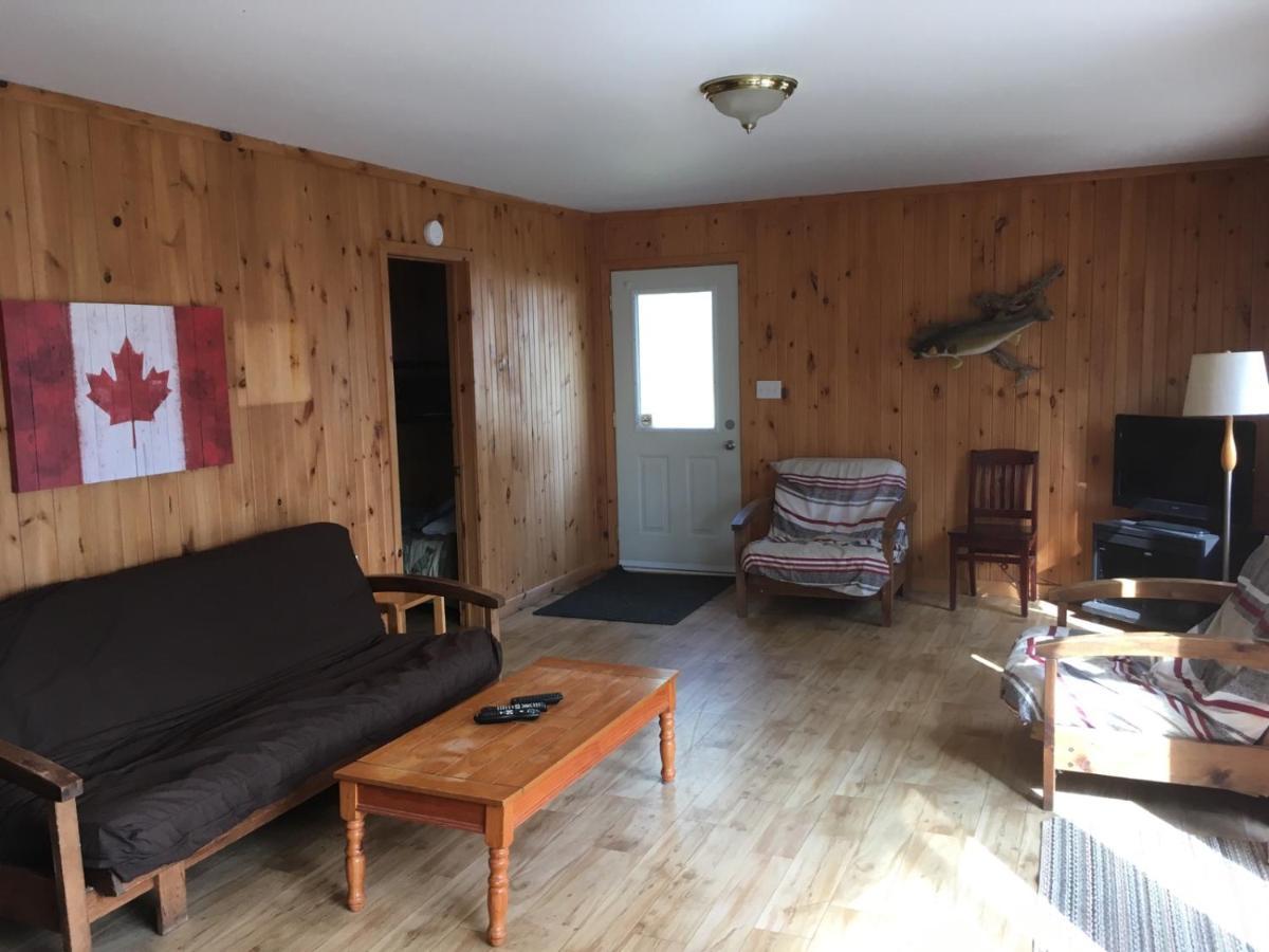 Merland Park Cottages And Motel Picton Exterior foto