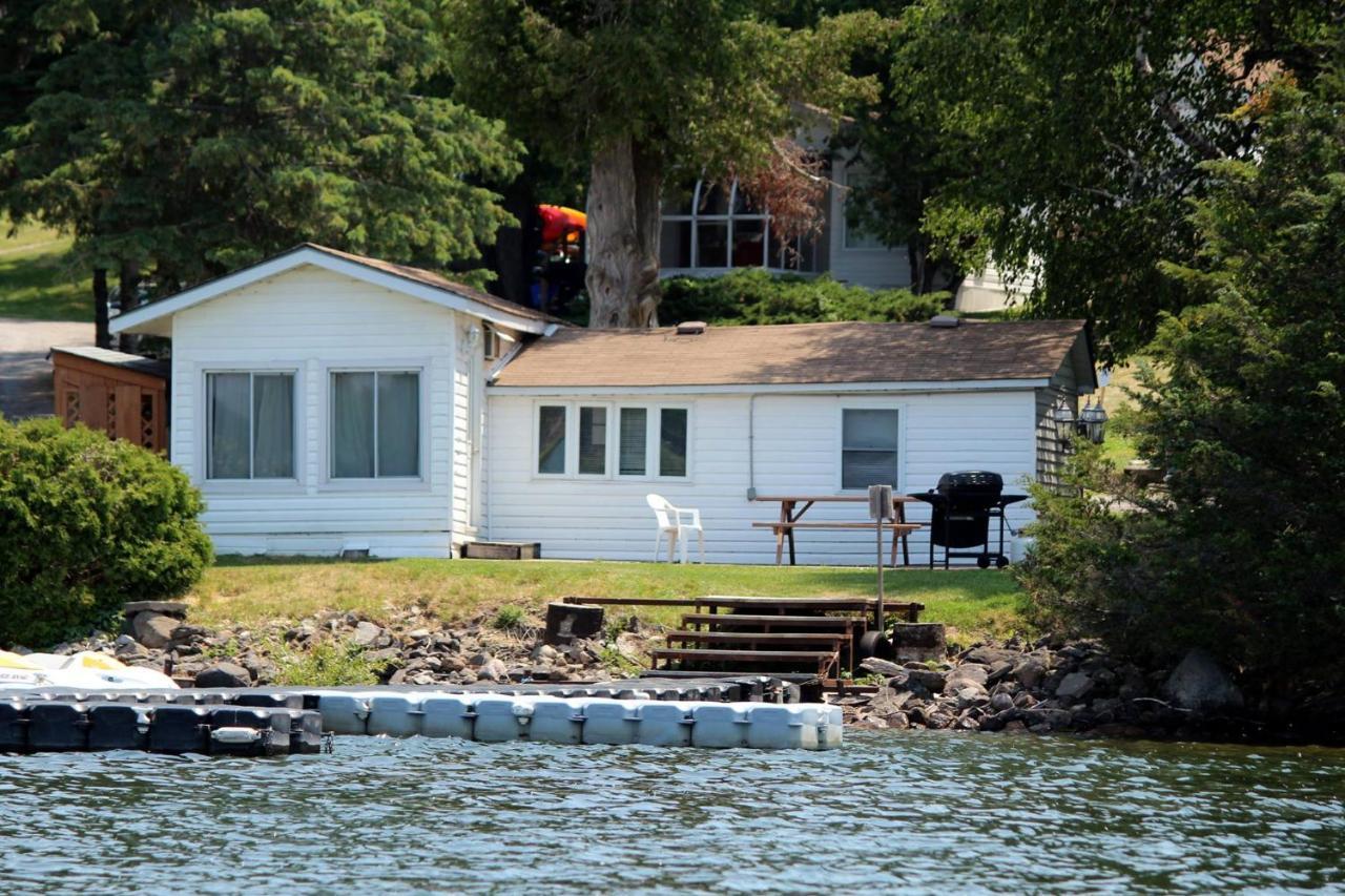 Merland Park Cottages And Motel Picton Exterior foto