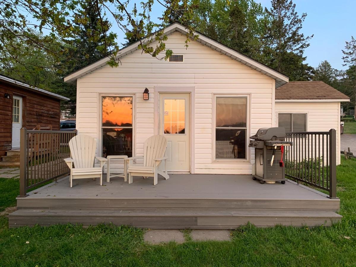 Merland Park Cottages And Motel Picton Exterior foto